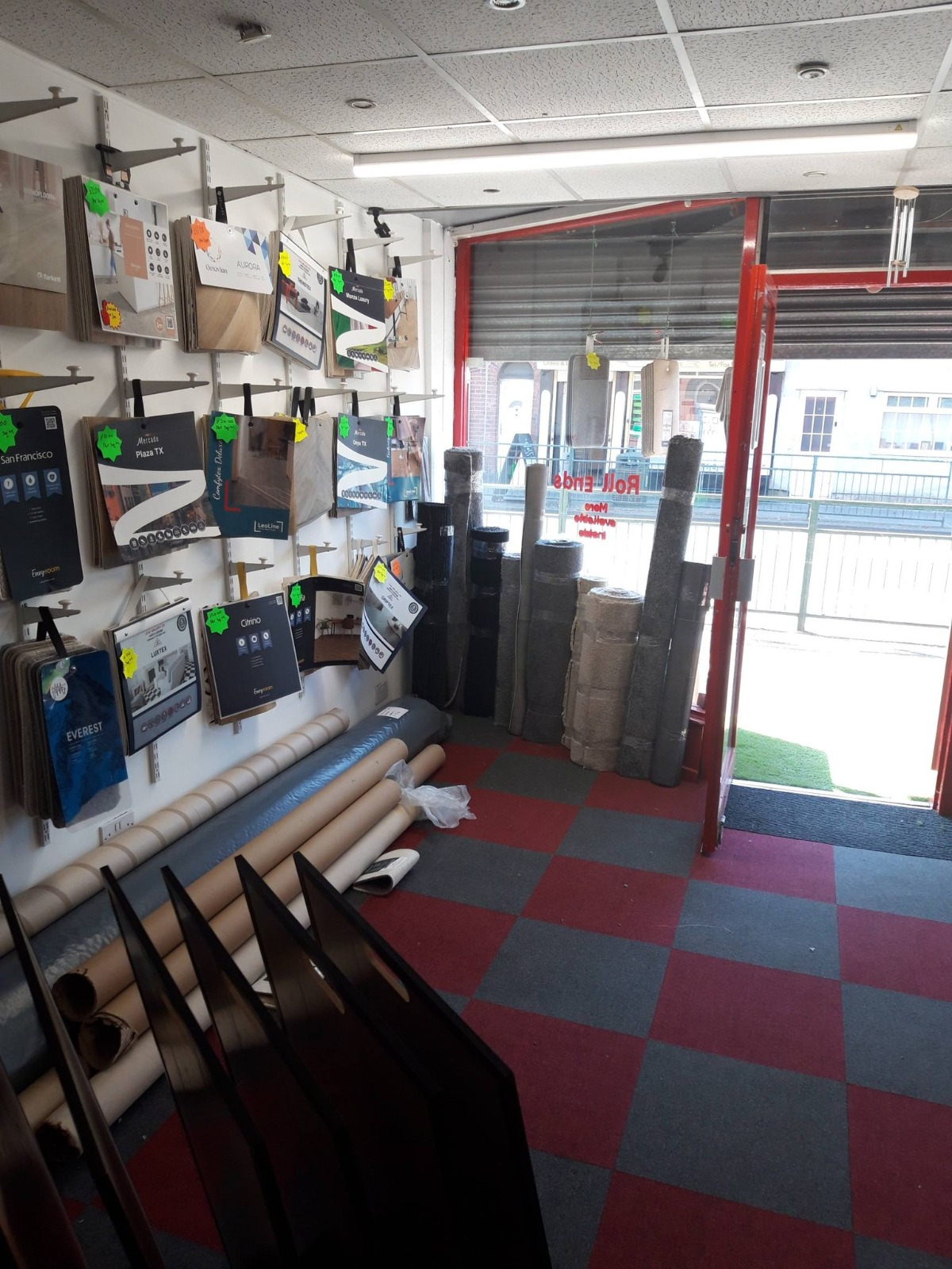Laminate & LVT range — San Francisco, Plaza TX, Onyx & Everest